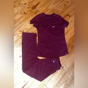 xxs top and pants burgundy